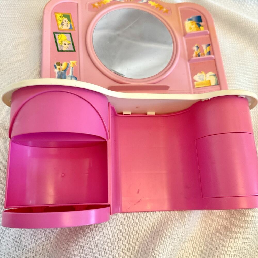 MATTEL Barbie Beauty Center Playset 1991 Pink Bathroom Vanity And Accessories - Picture 13 of 16